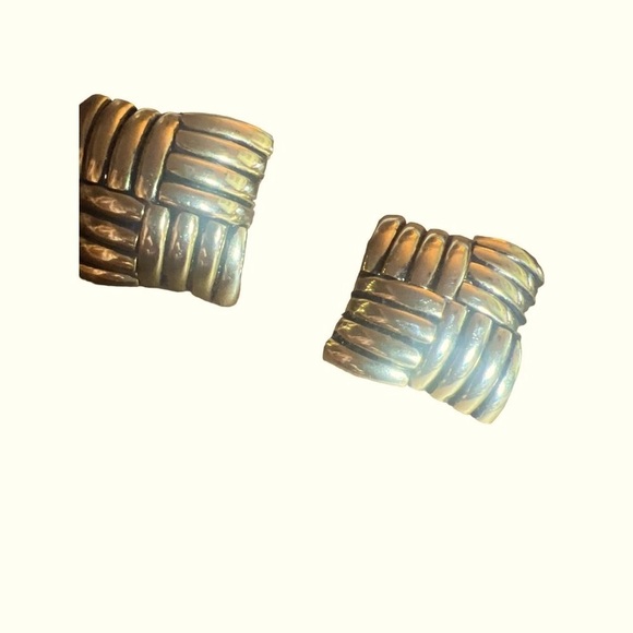 Large Gold Clip-on Earrings Bold Chunky Trending Fashion 80s - Picture 4 of 12